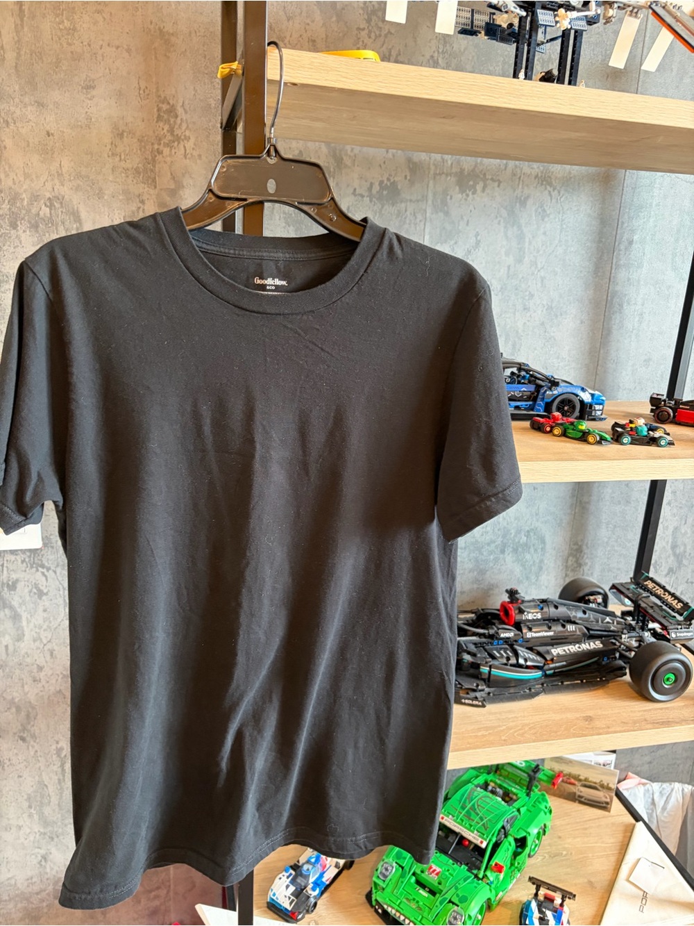 Goodfellow & Co Black Short Sleeve Crew T-Shirt